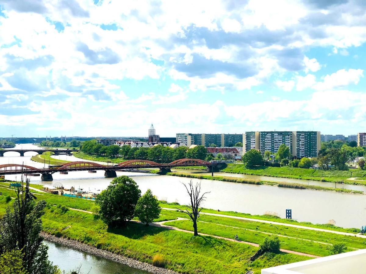 Z Tarasem I Widokiem Na Odre Wroclaw